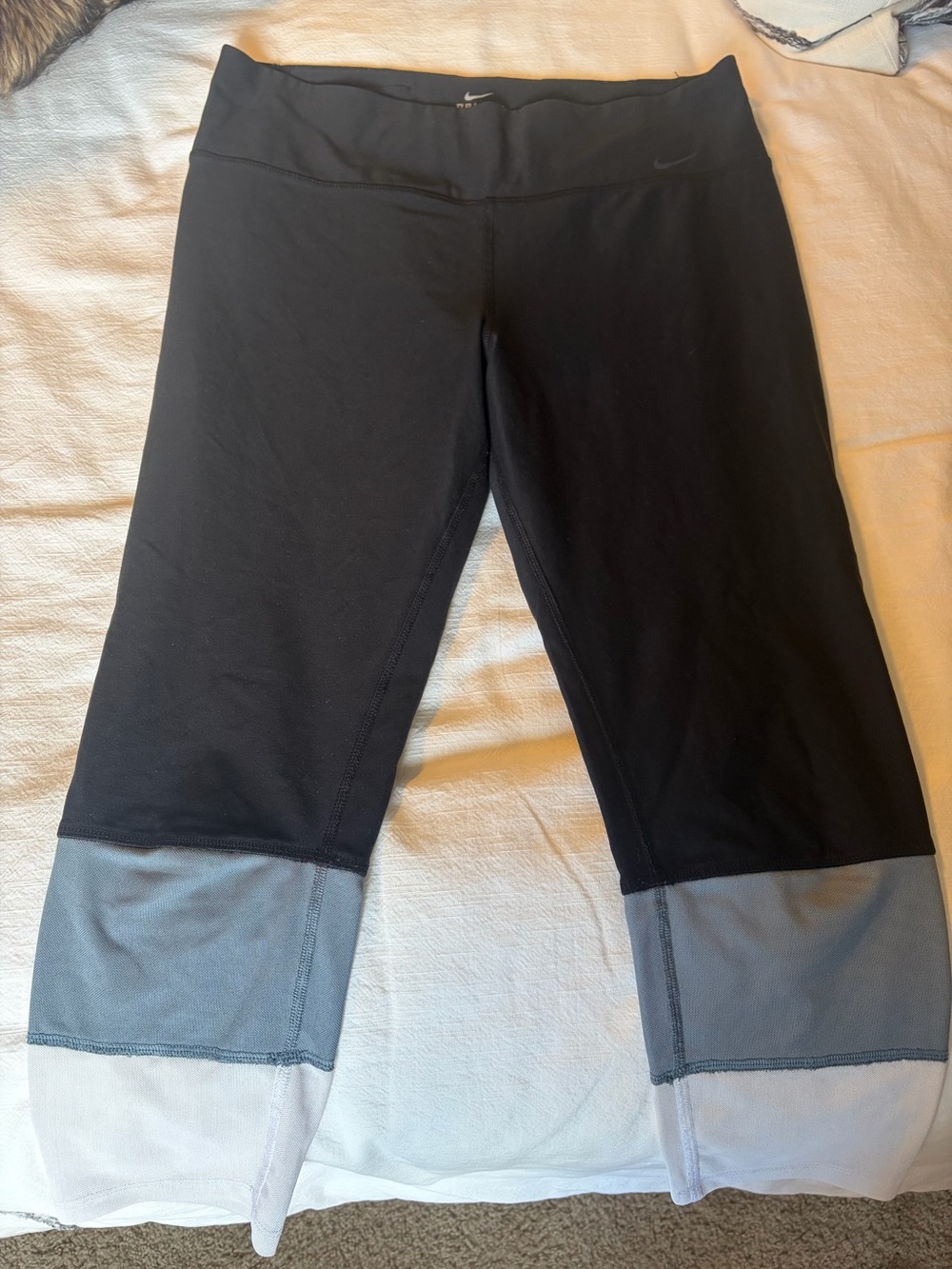 Nike Women’s ' Black and Gray Colorblock Cropped Leggings